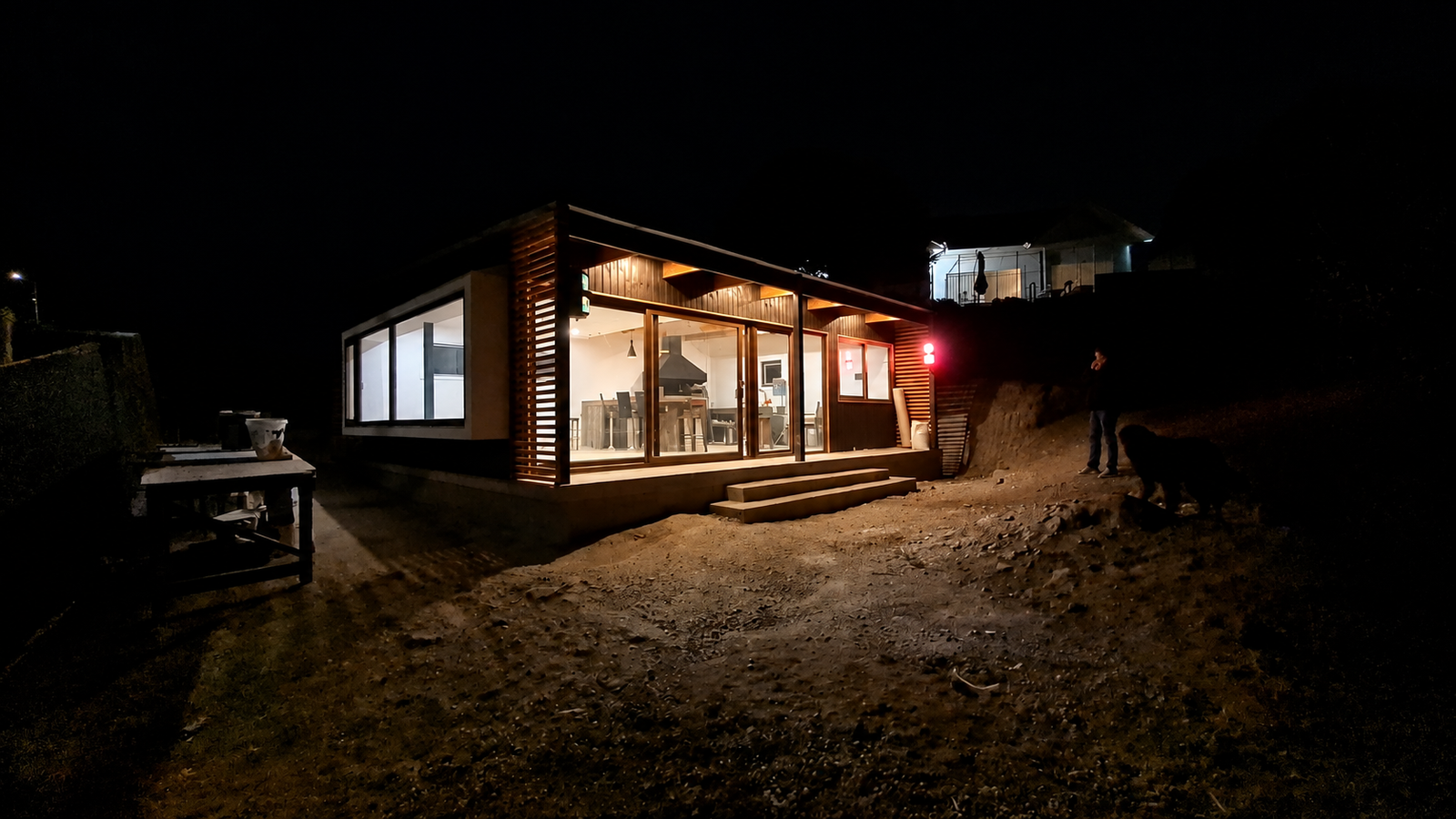 Quincho Mantagua: fachada e iluminación nocturna